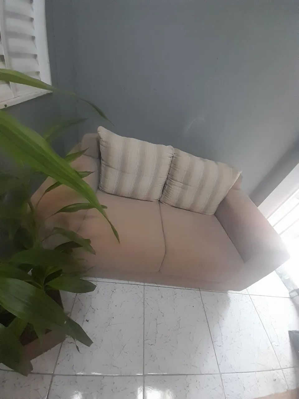 Sofa dois lugares tecido - Foto 3