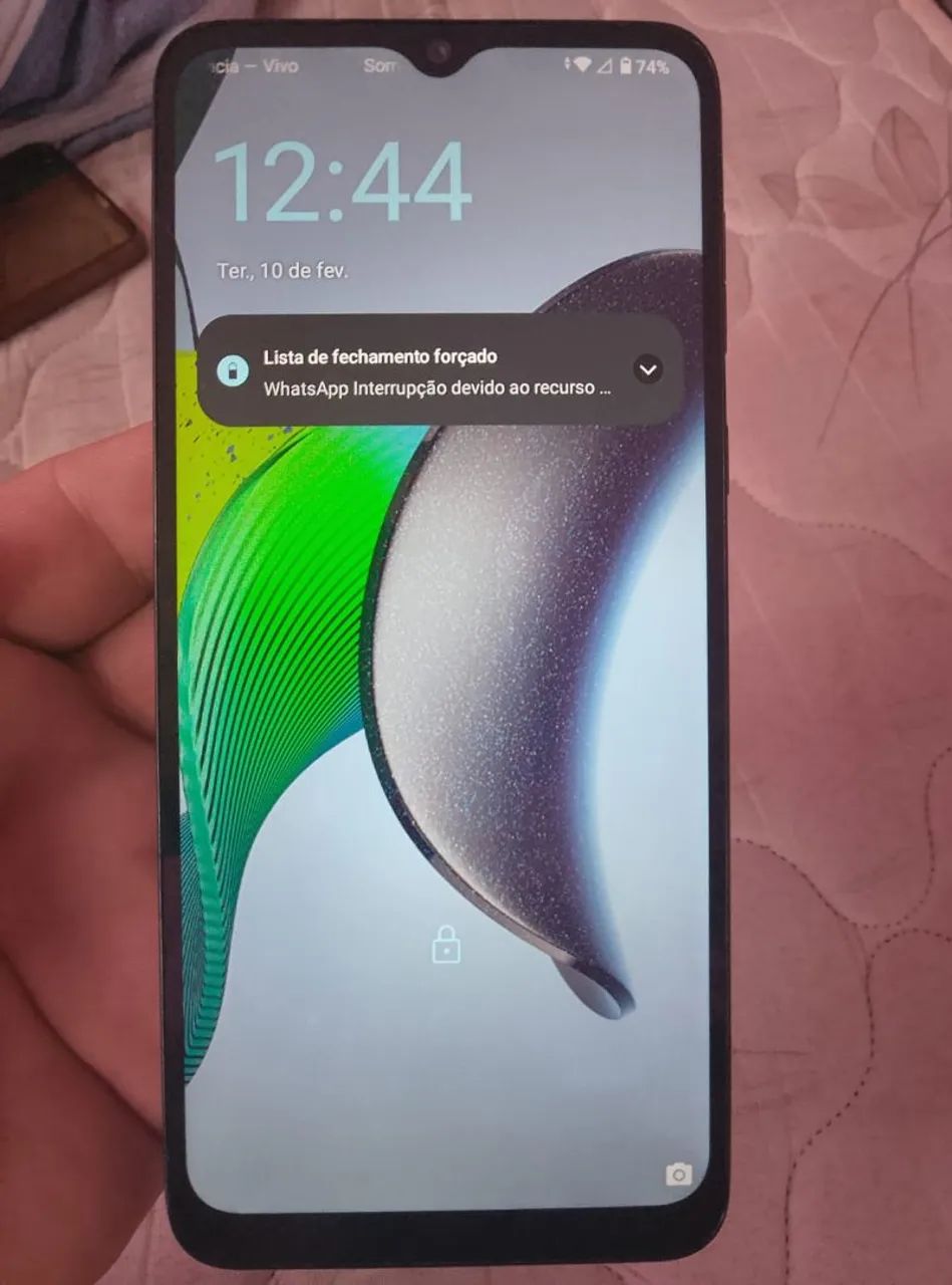 Celular Motorola E13 em ótimo estado 