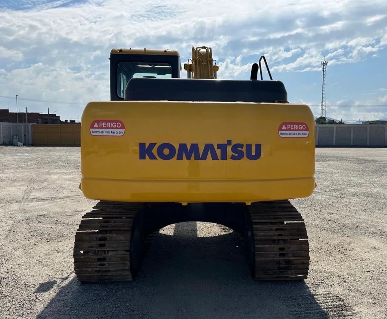 Escavadeira Komatsu PC160  ano 2008 com 16.000 horas, em SP - Foto 4