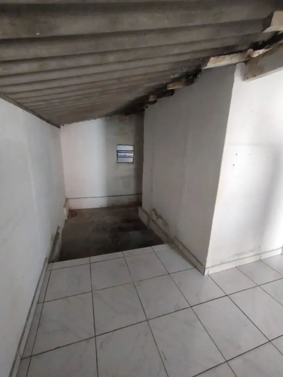 EXCELENTE IMOVEL SITUADO A BEIRA DA DUTRA COM FACIL ACESSO , PODE SER FEITO COMERCIA E RES - Foto 4