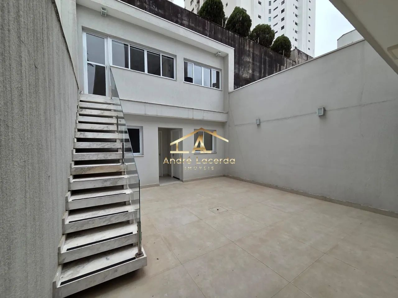 Casa Sobrado fins comerciais / residencial