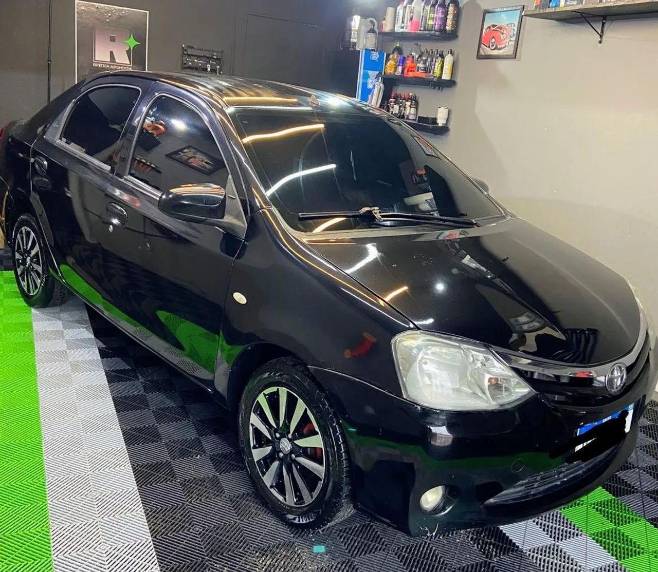 Toyota Etios ETIOS PLATINUM Sed. 1.5 Flex 16V 4p Mec. 2014