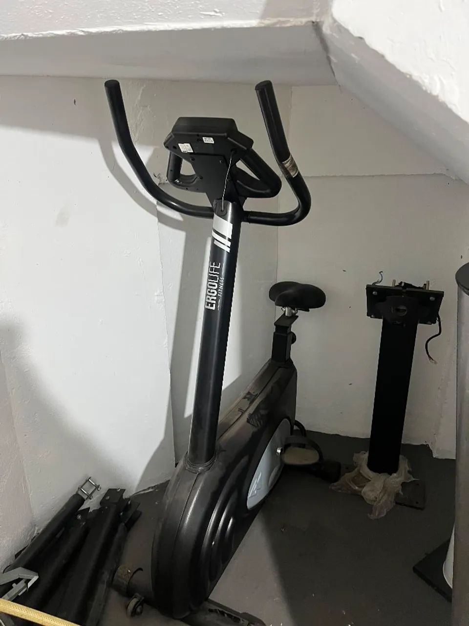 Bicicleta ergométrica vertical ergolife 