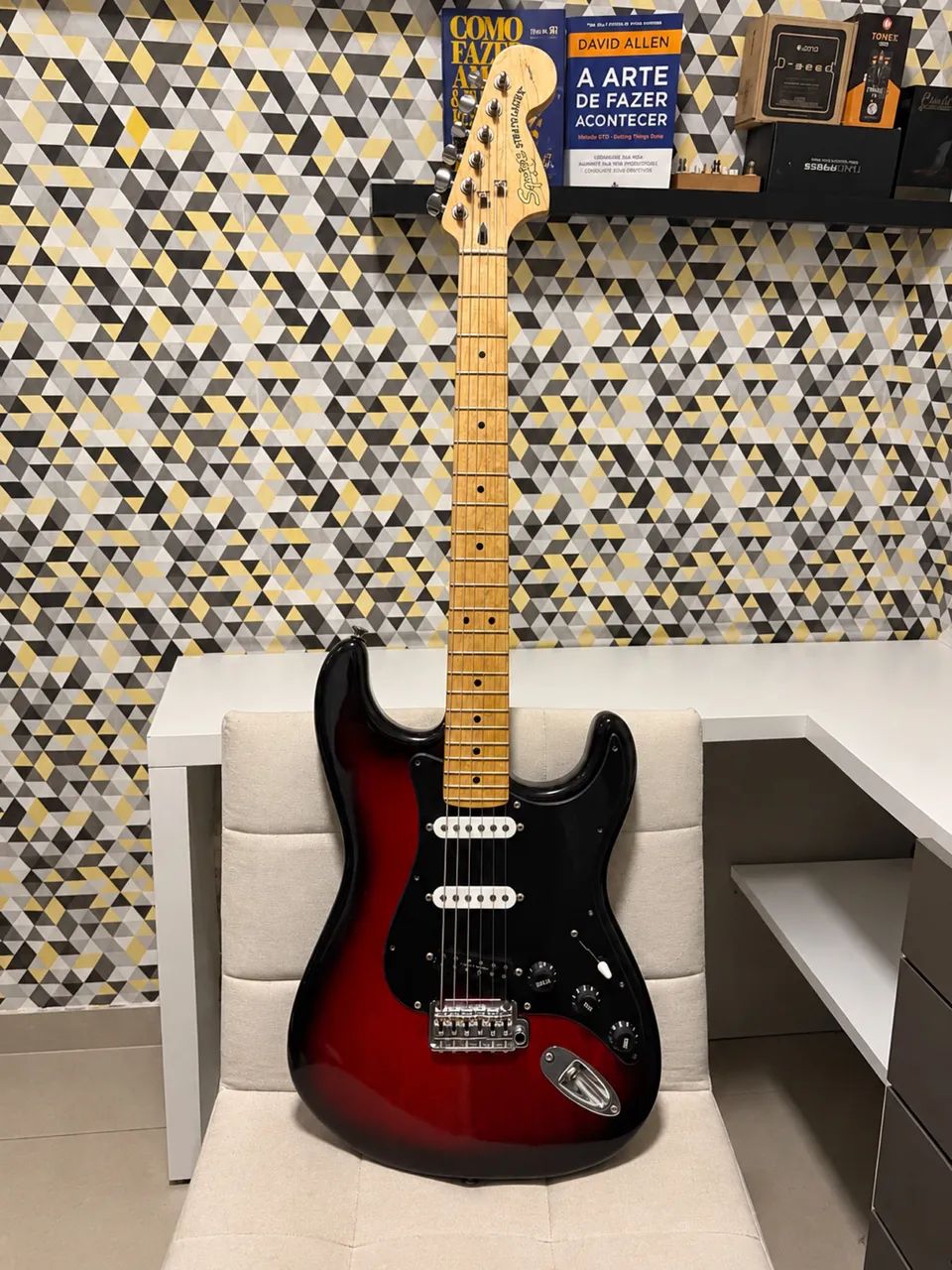 Guitarra Squier standard | Com Upgrades - Foto 4
