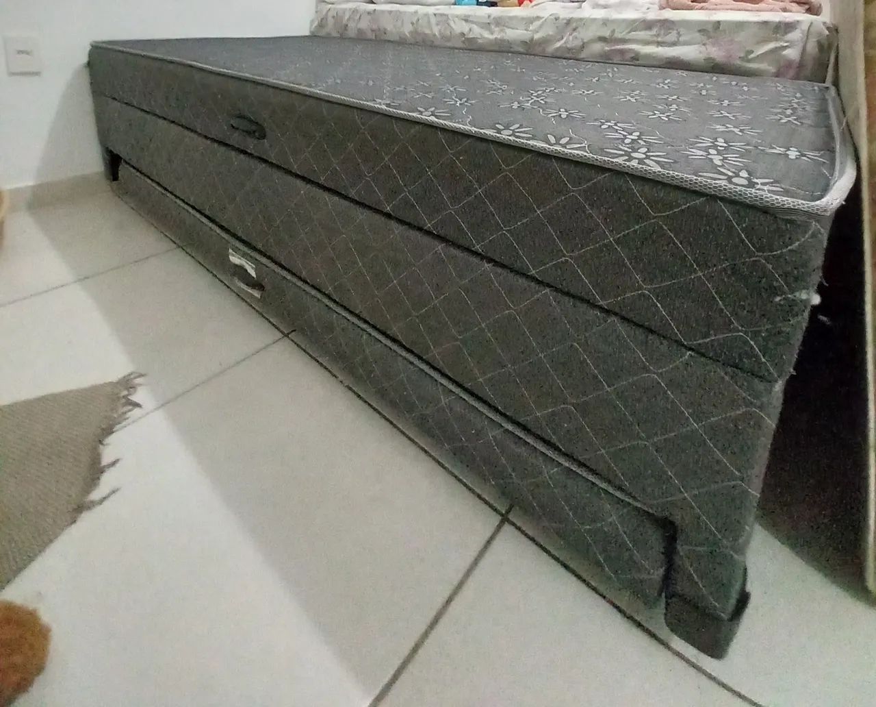 Cama box de solteiro - baú 