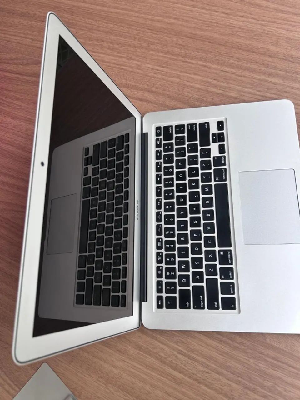 Macbook air (13 - inch, Early 2014)
