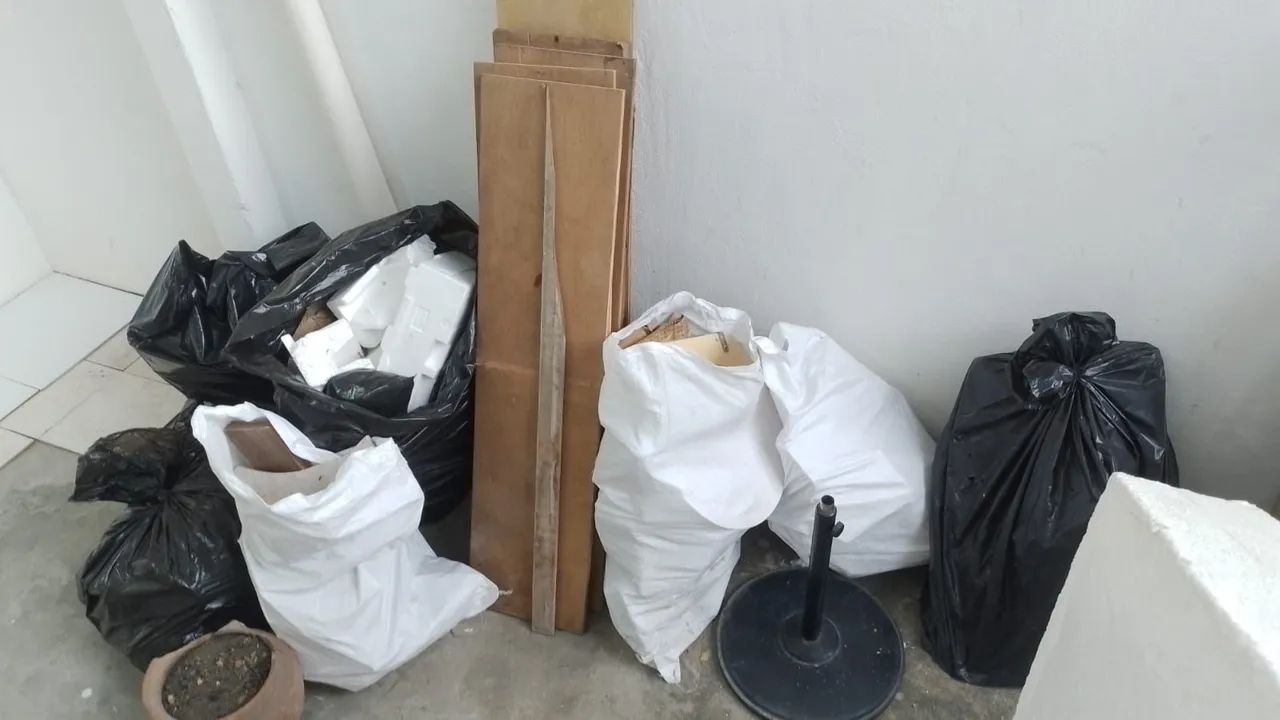 Retirada de entulhos móveis velhos  - Foto 3