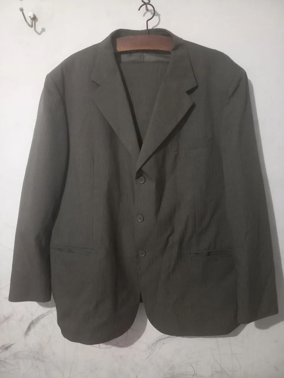 Vende-se Paletó com calça 