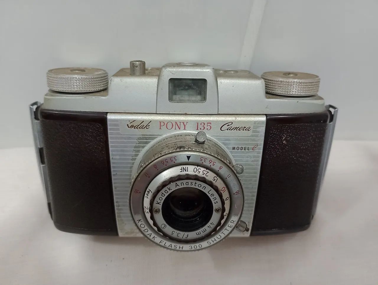 Máquina fotográfica Kodak pony 135