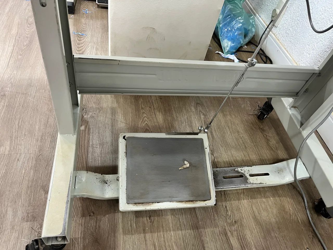 Máquina Reta Industrial SunStar Completa com Mesa e Motor - Foto 5