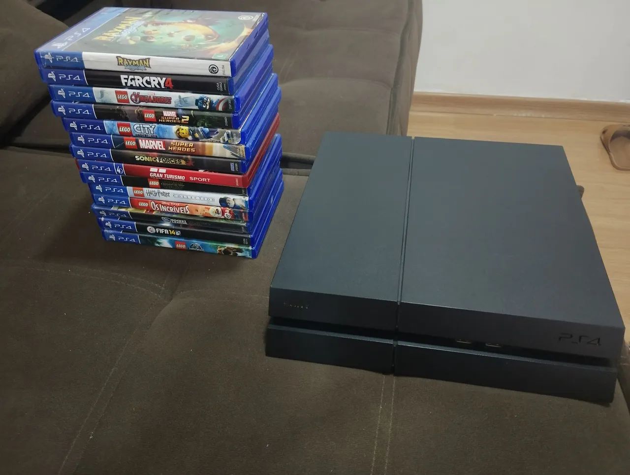 Playstation 4 slim