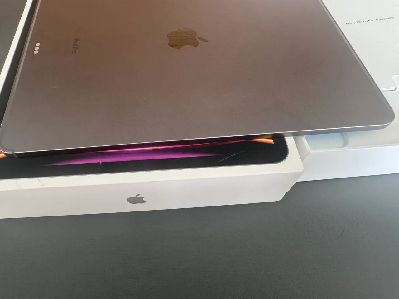 iPad Pro 12.9 inch 6th Geração WI-FI + CEL - Tablets e E-Readers