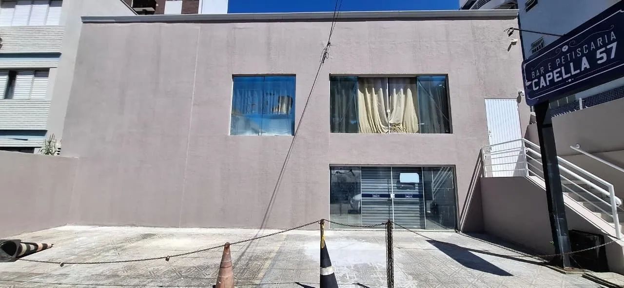 Casa Comercial com 5 vagas para Alugar no bairro Coqueiros, em Florianópolis/SC. - Foto 2
