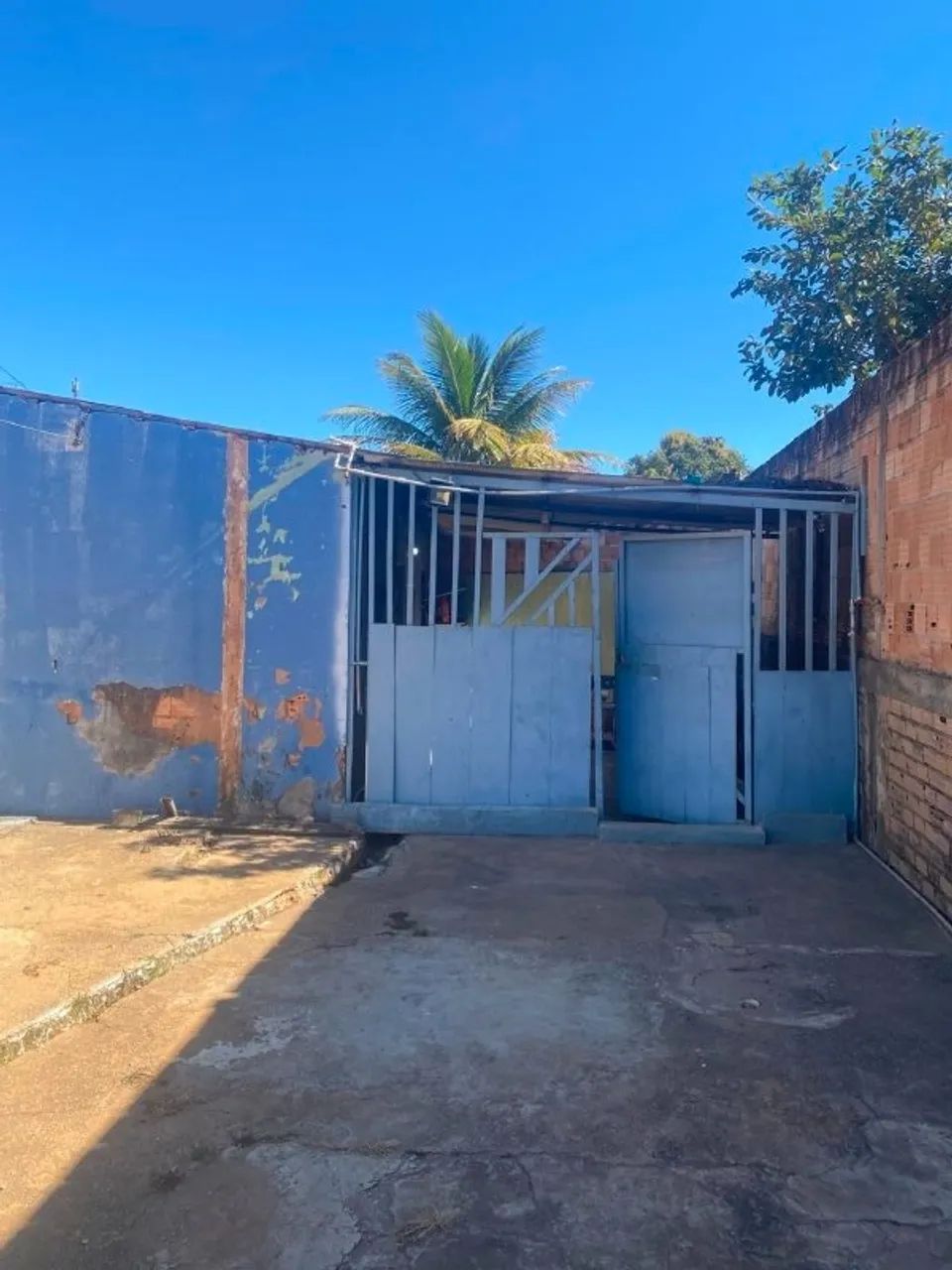 VENDO LOTE COM CASA, LEIA ANUNCIO