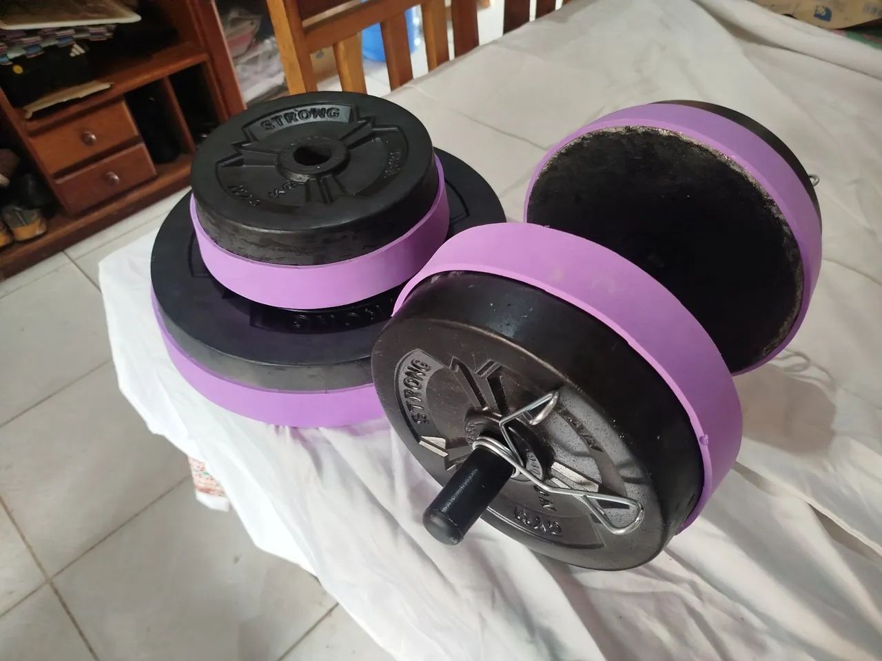 Anilhas e Halteres  de concreto 5kg e 10kg