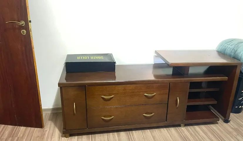 Cama de casal com cabeceira baú e rack Tv móvel - Foto 2