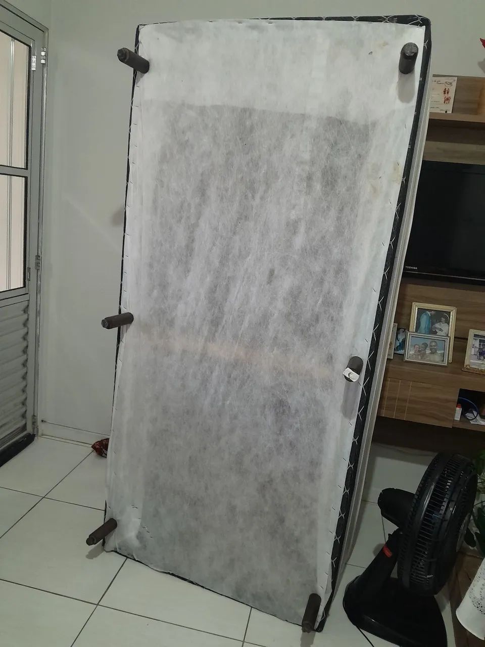 Vendo cama de solteiro colchão  acoplado - Foto 5