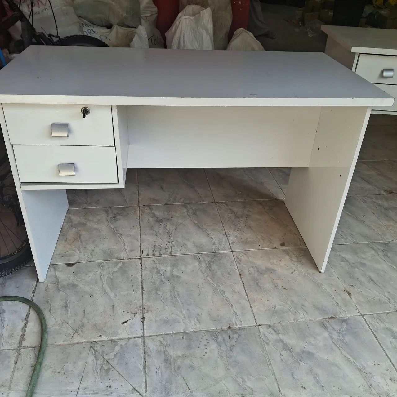 Mesa escritório escrivania SEMI NOVA - Foto 4