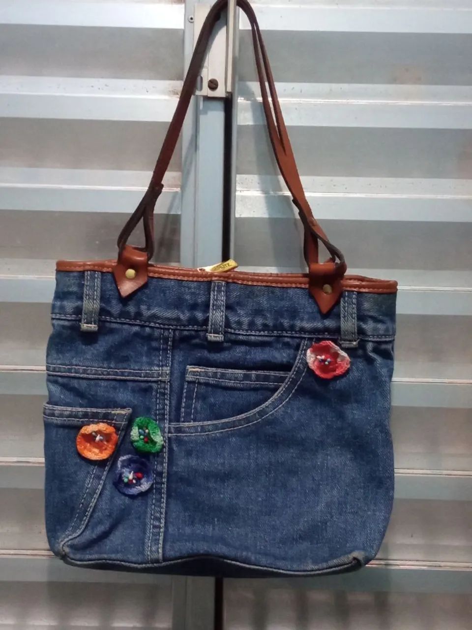 Bolsa Schutz jeans flores crochê 