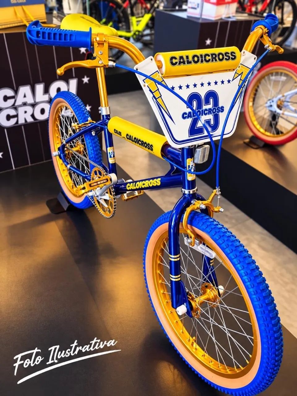 Caloi Cross extra light 2023 na caixa