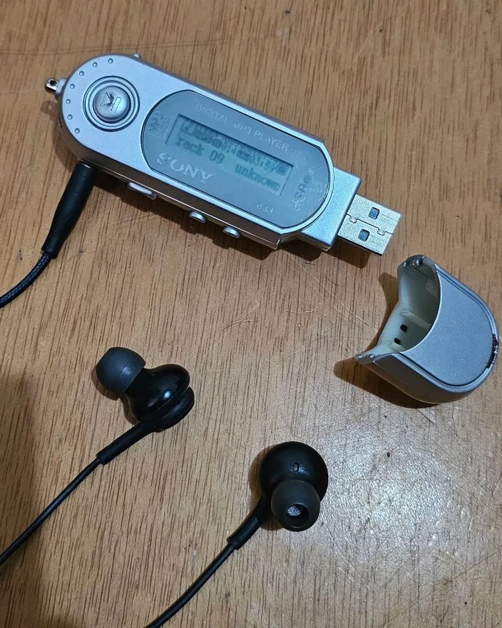 Mini MP3 Player Sony 1GB USB Tipo Pendrive - Funcionando - Foto 4