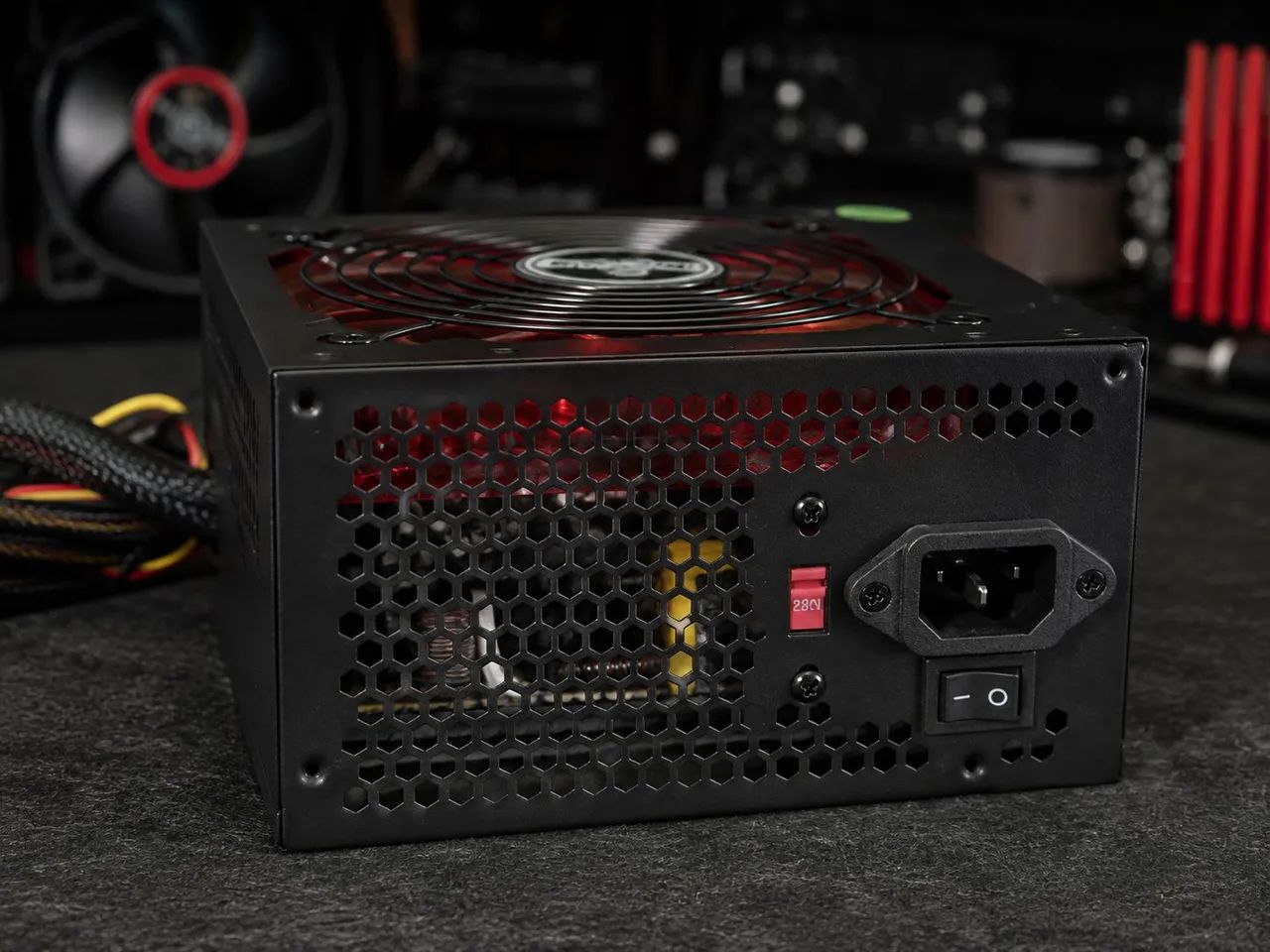 Fonte ATX Cowboy 600W para PC com Cooler Vermelho - Foto 5