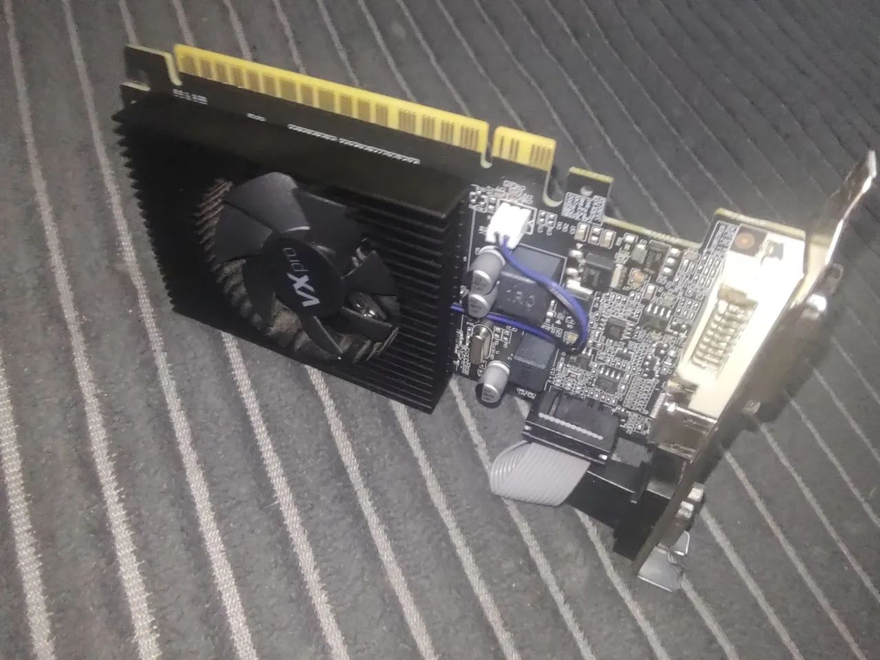 Placa de vídeo GT210 FXPRO 1GB DDR3 - Foto 3