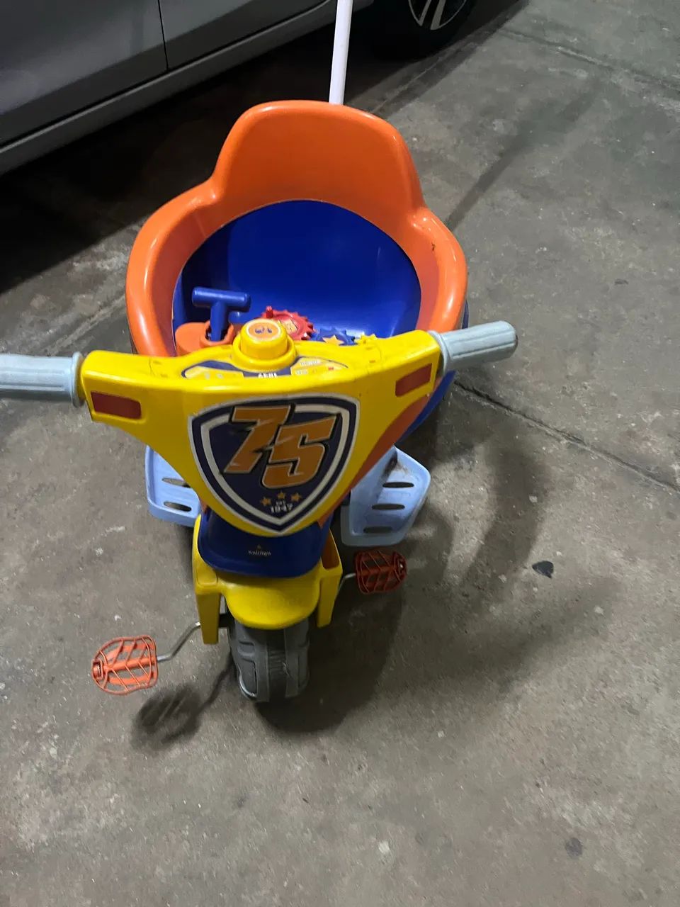 Triciclo infantil 