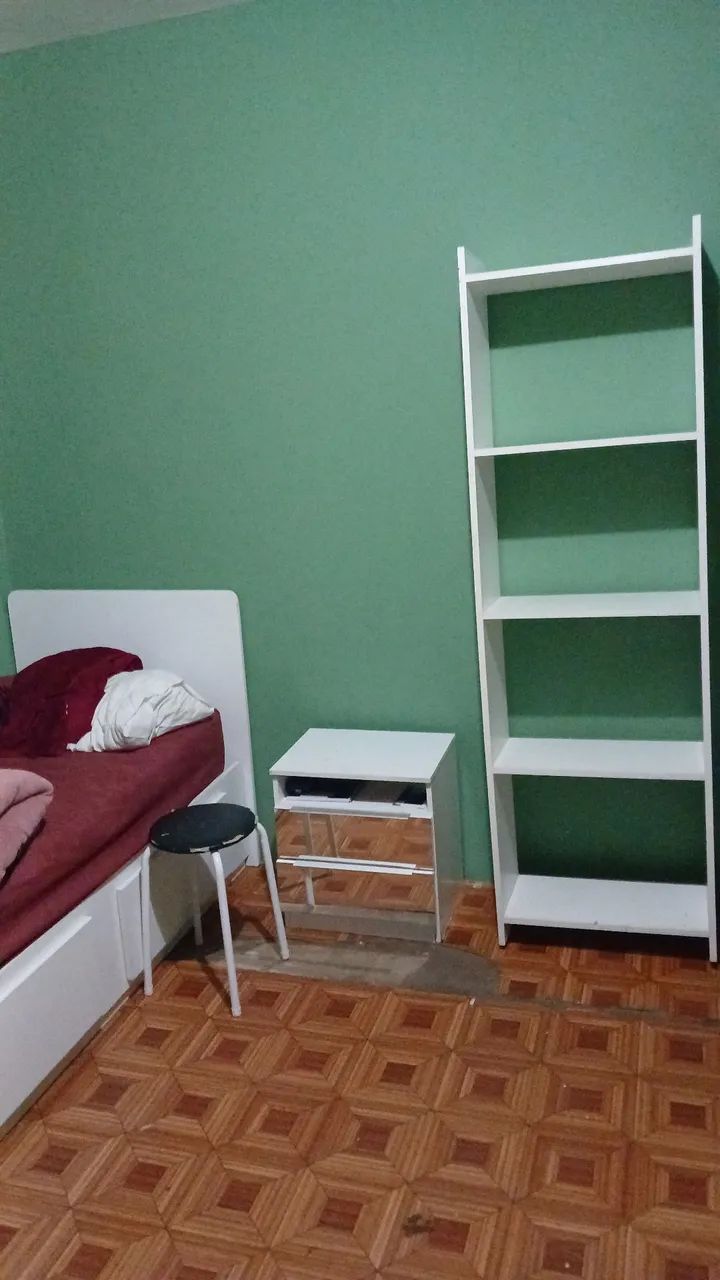 Conjuto quarto solteiro Cama com duas gavetas e criado mudo e armário.  - Foto 2