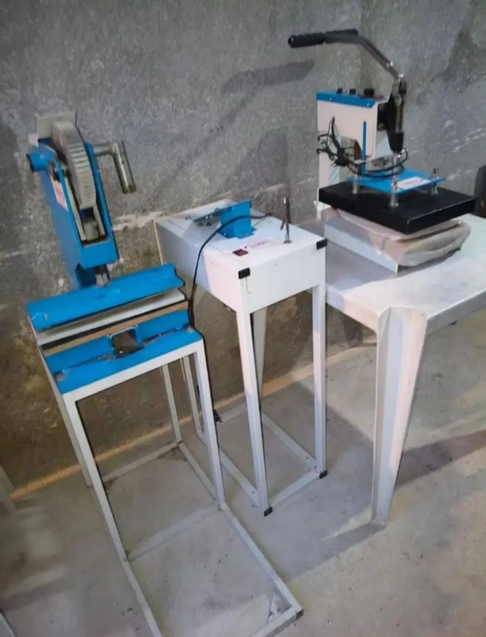 Máquina de Estampa e Fazer Chinelos 