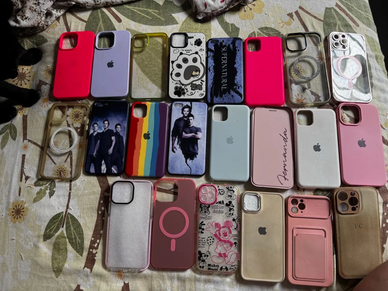 Capinhas de iPhone - modelos 11 pro Max, 13 pro Max, 14 pro Max, 15 pro Max