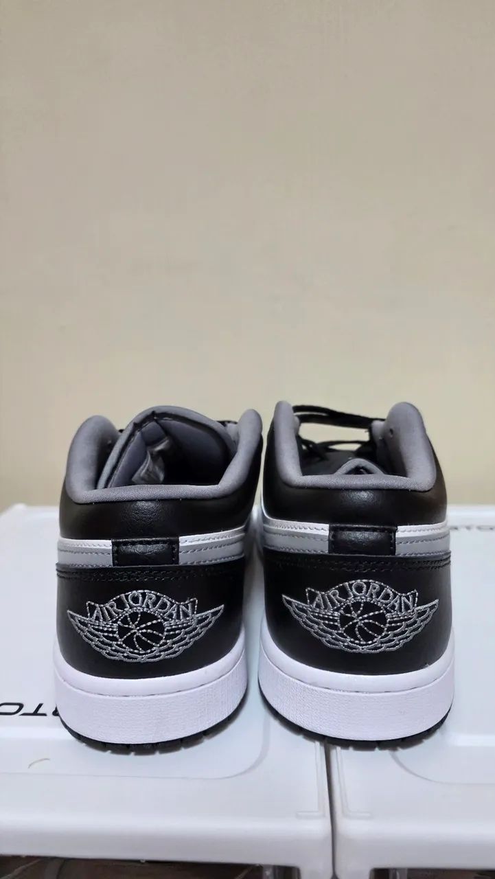 Air Jordan 1 Black Medium Grey