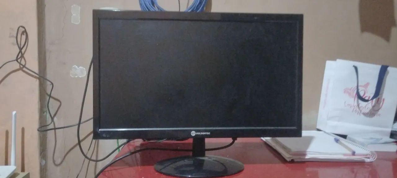VENDO MONITOR 19.5 POLEGADAS PARA RETIRAR PEÇAS.