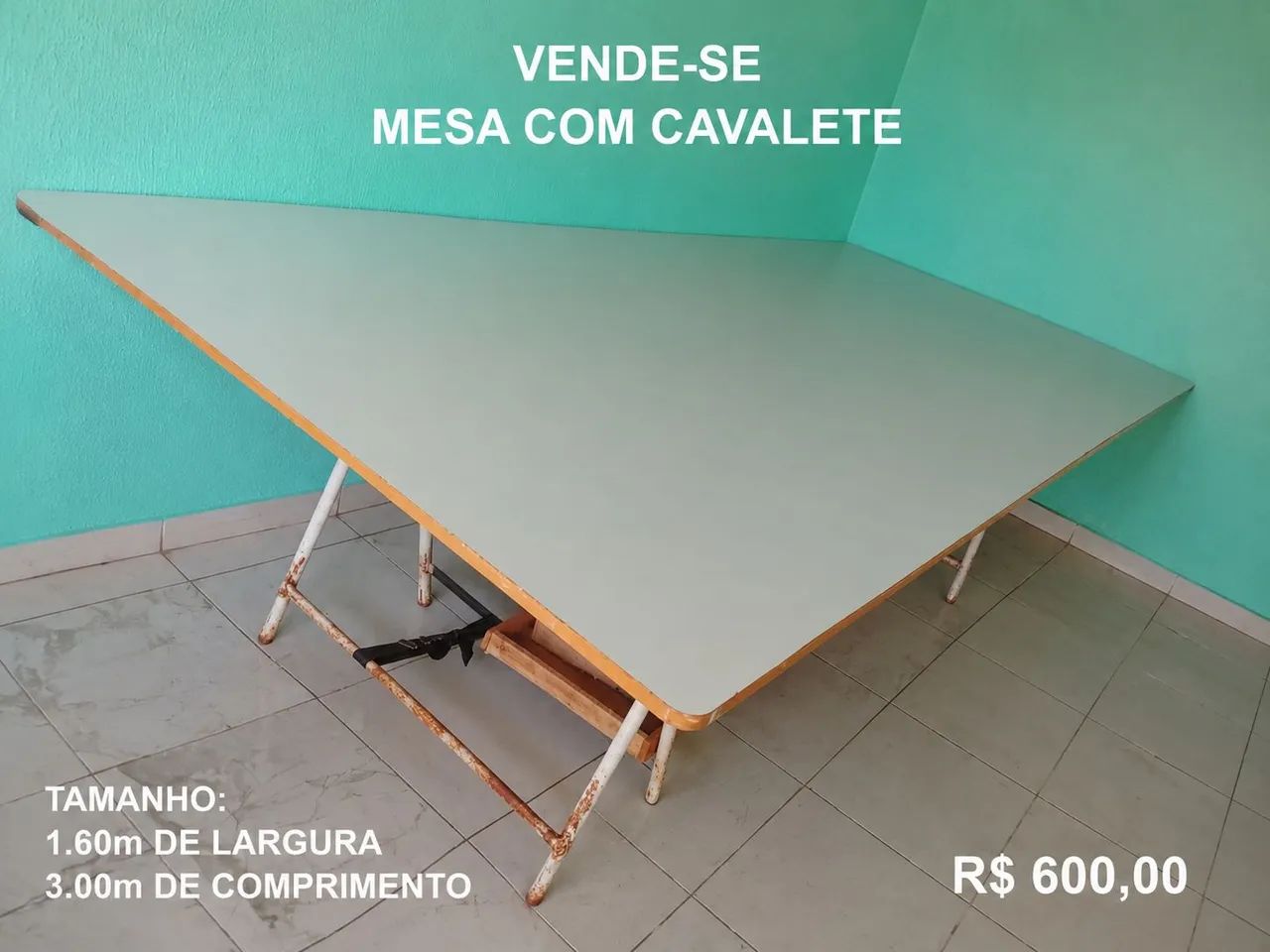 Mesa e cavalete