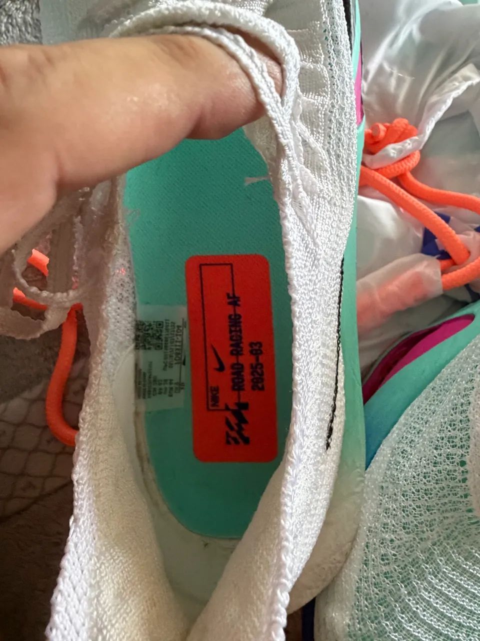 NIKE AIR ZOOM ALPHAFLY 3 - ORIGINAL COM NOTA FISCAL TAMANHO 42 | ESTADO IMPECÁVEL  - Foto 4