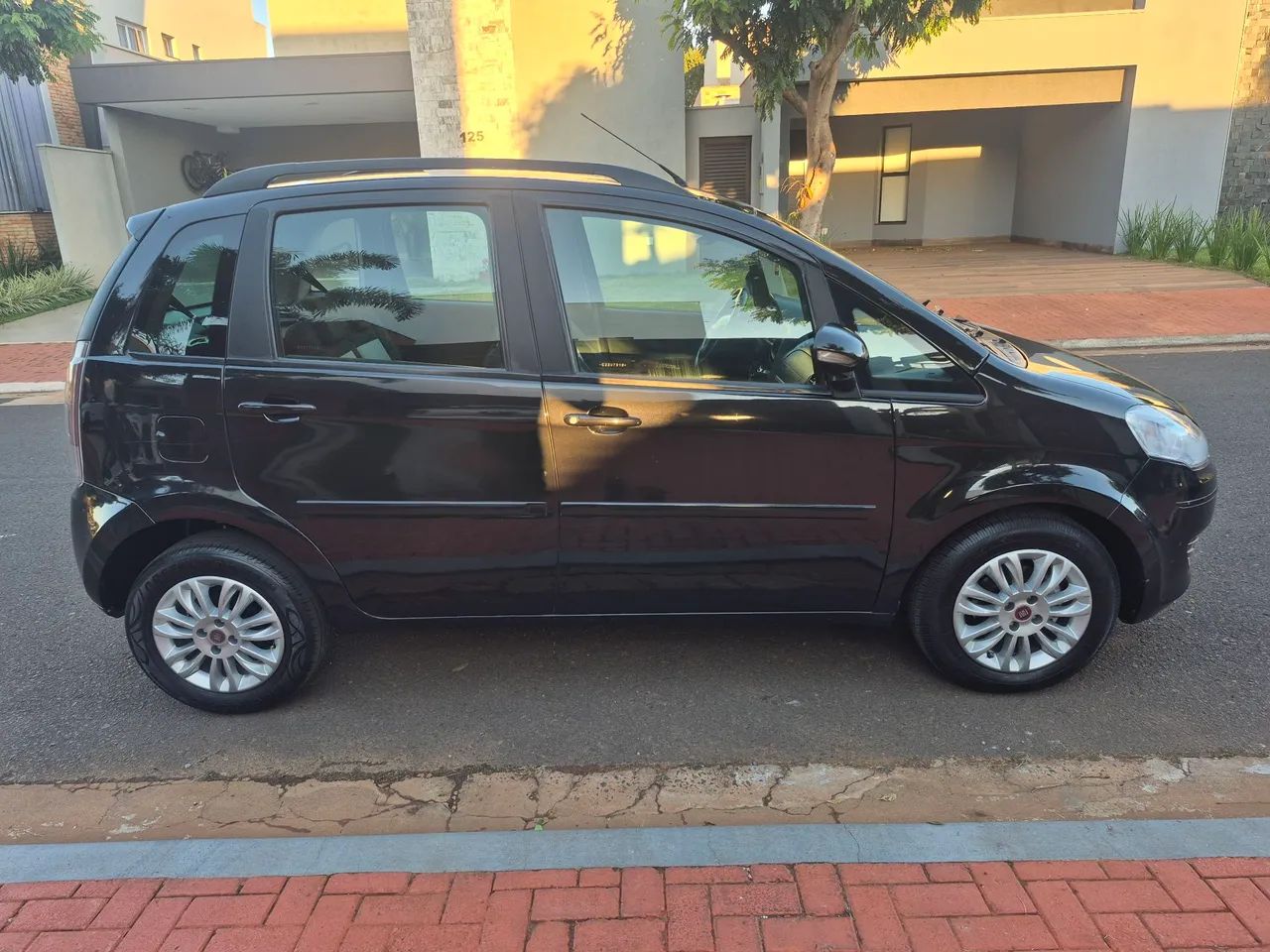Fiat Idea Attractive 1.4 Fire Flex 8V 5P 2012 - Foto 4