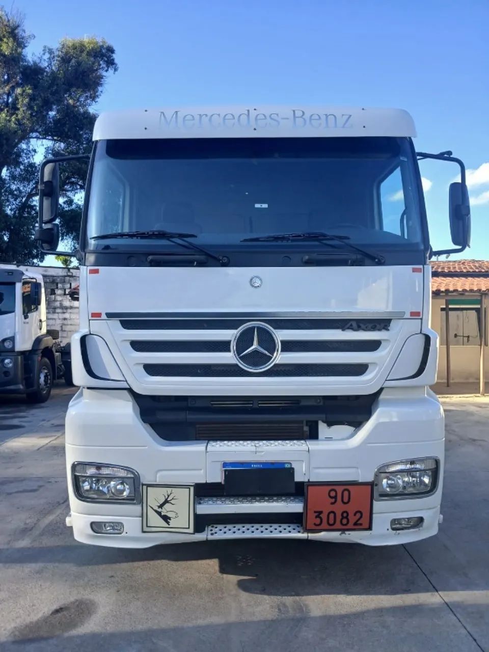 MB AXOR 2035 6X2 2011