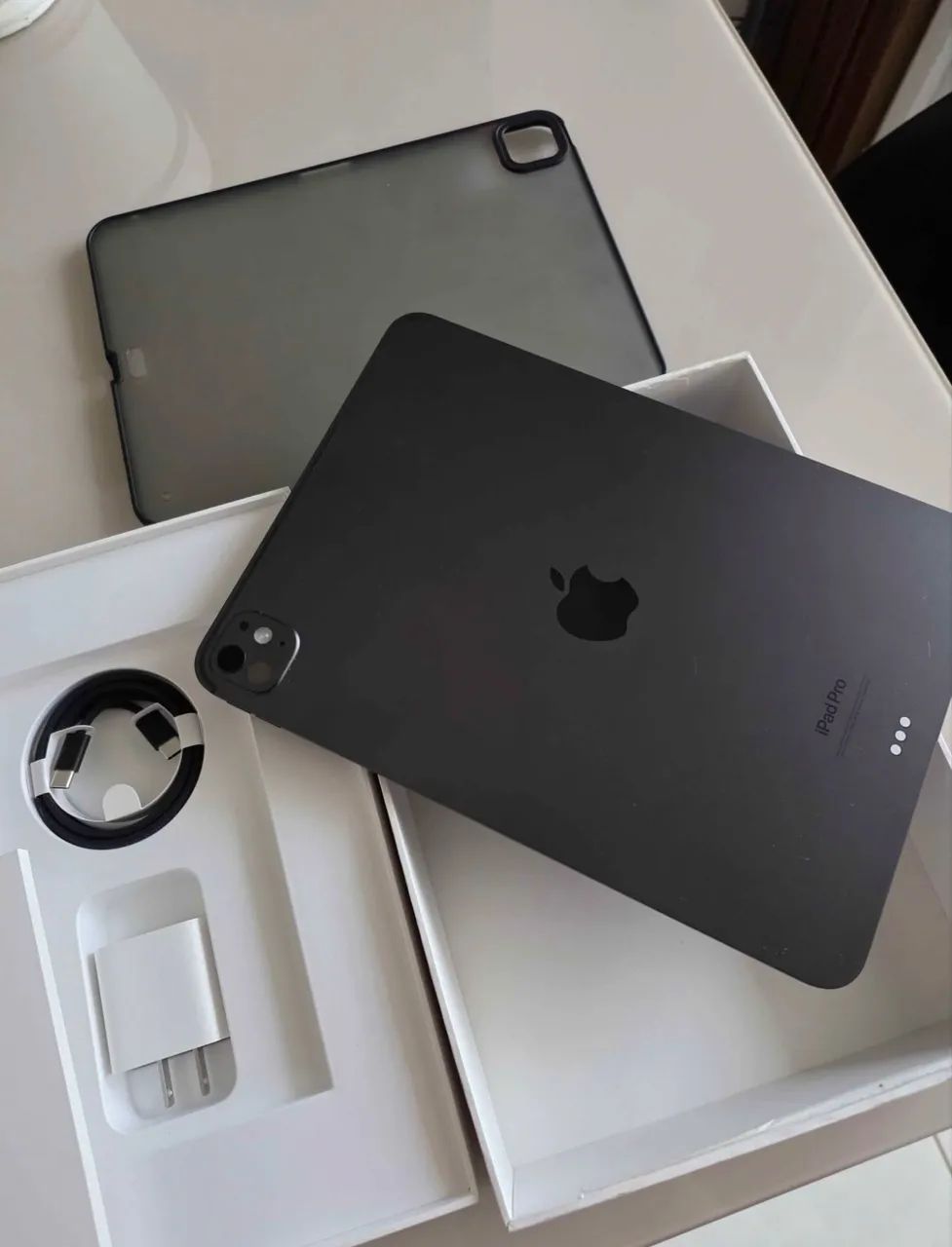 iPad Pro 11, M4, Wi-Fi, 256GB | Caixa Completa | 96% de Bateria