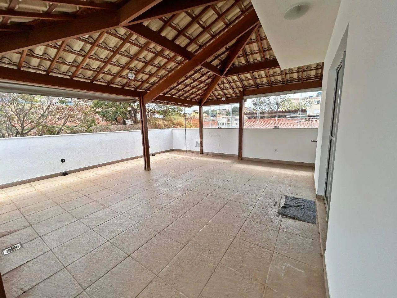 Cobertura de 3 quartos e 3 vagas para alugar no Estoril. - Foto 3