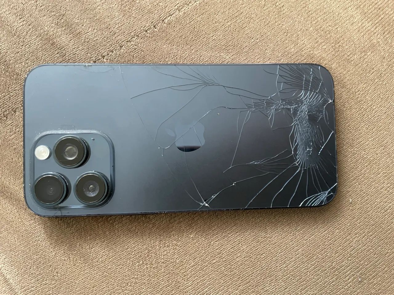iPhone 15 pro max - Foto 2