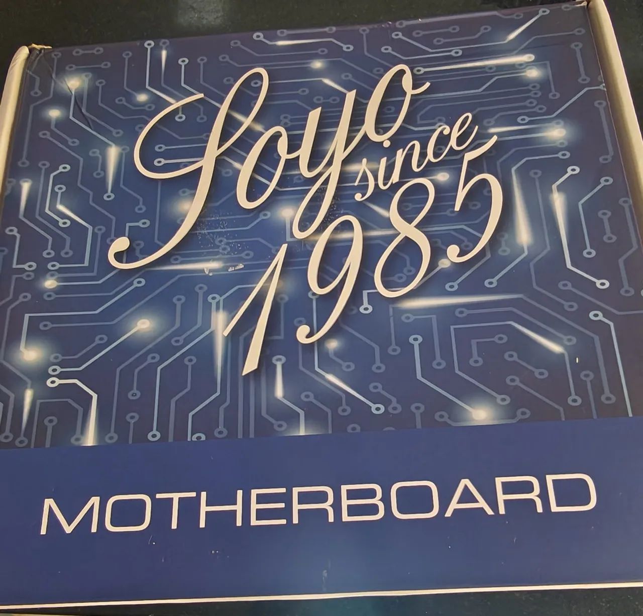 Placa-mãe LGA 2011-3 com 4 slots de memória