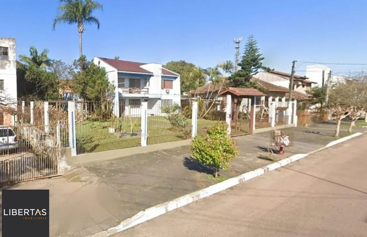 Casa com 3 dormitótrios, piscina e 2 vagas de garagem em Canoas. - Foto 4