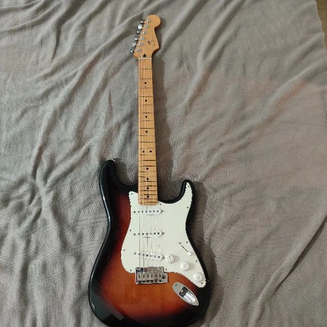 Guitarra Fender Stratocaster Player Plus - Foto 5