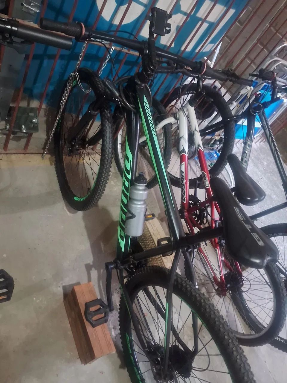 Bicicleta aro 29 e 20 as duas semi nova