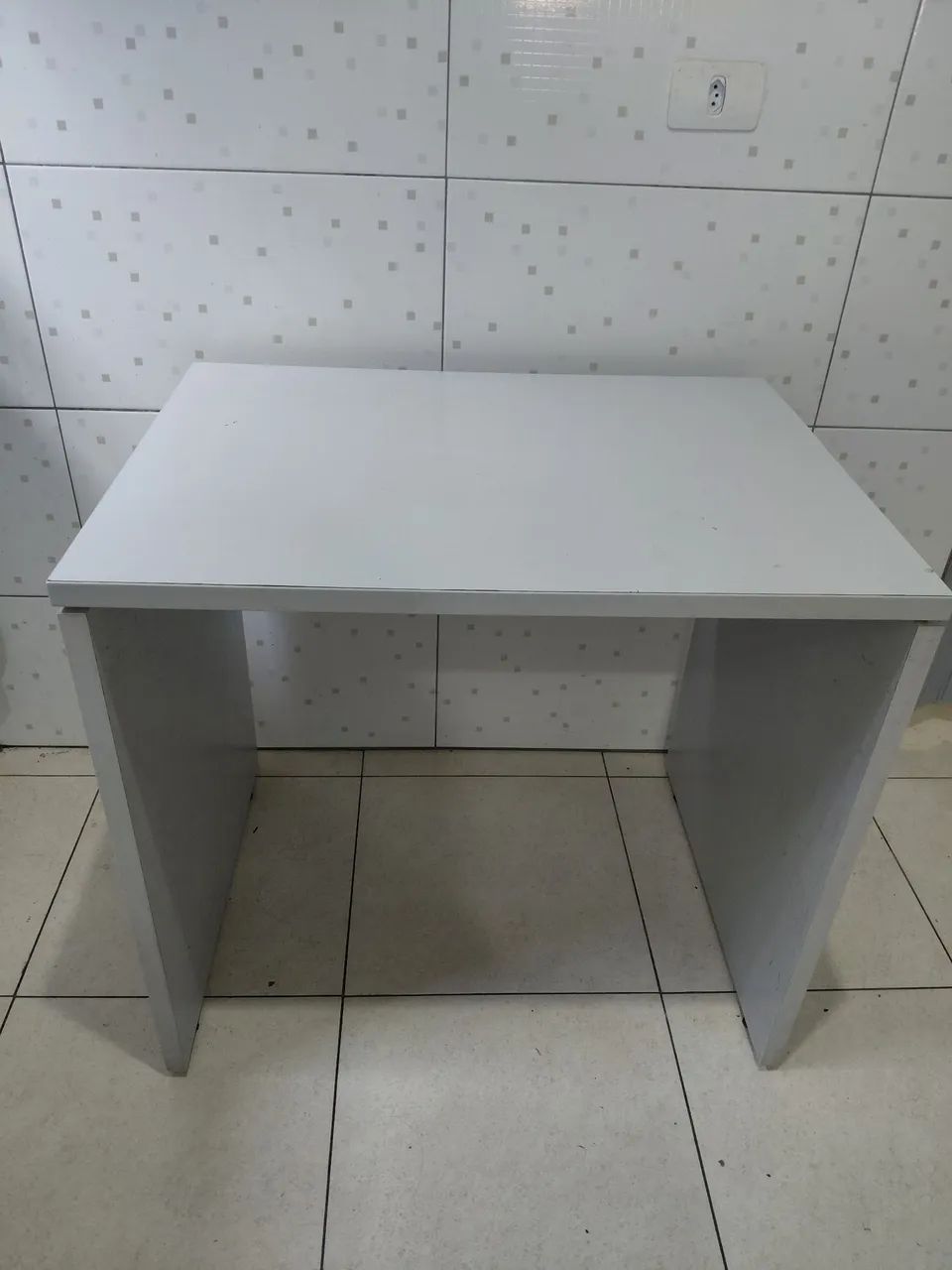 Mesa de Escritório Branca - Excelente Estado | R$ 140