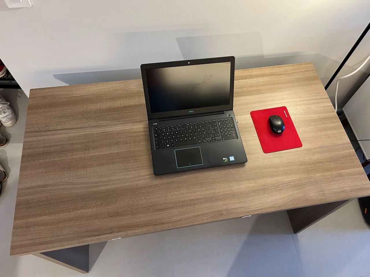 Mesa de trabalho/escrivaninha