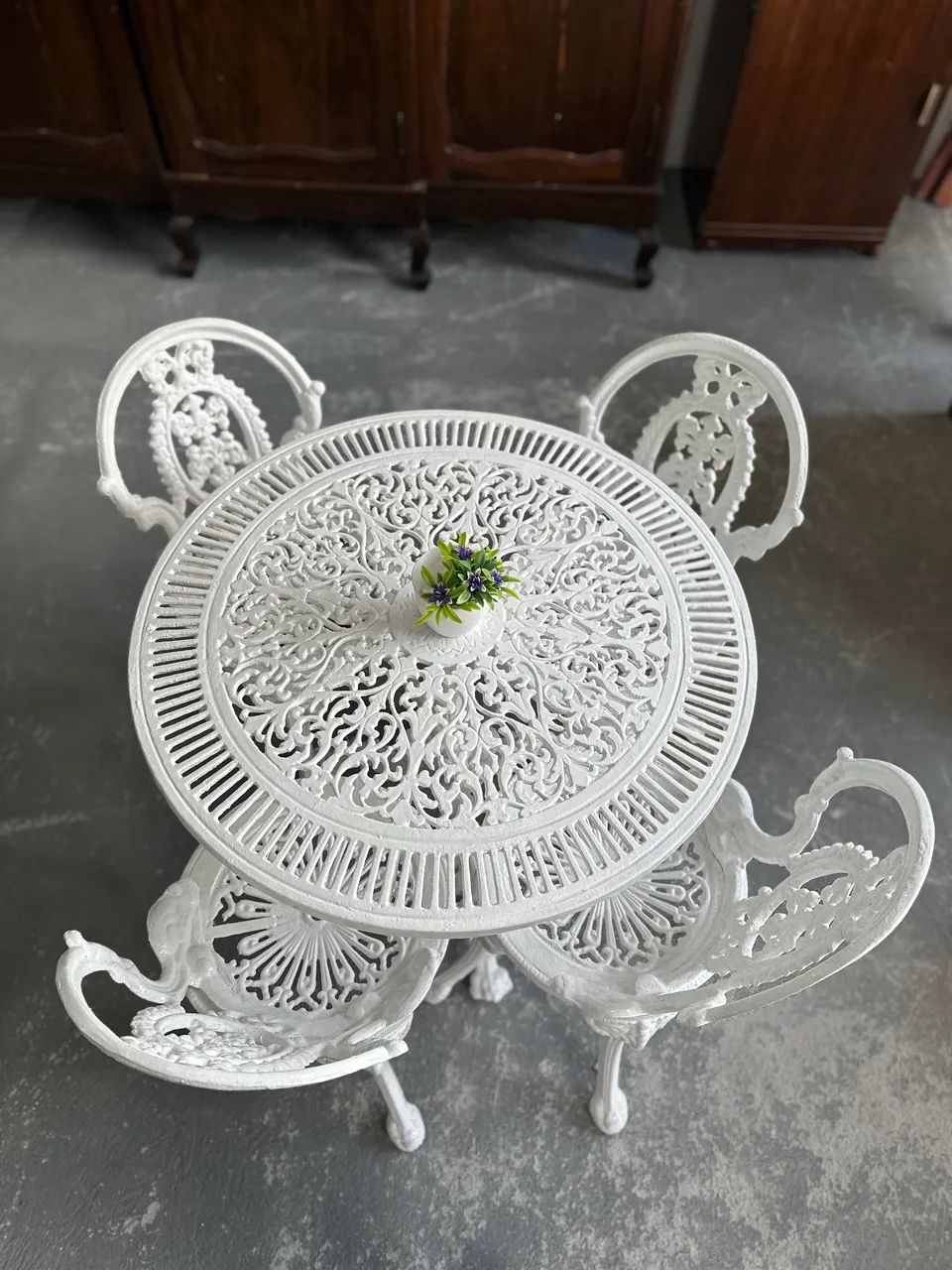 Mesa de jardim com 4 cadeiras - FERRO FUNDIDO  - Foto 3