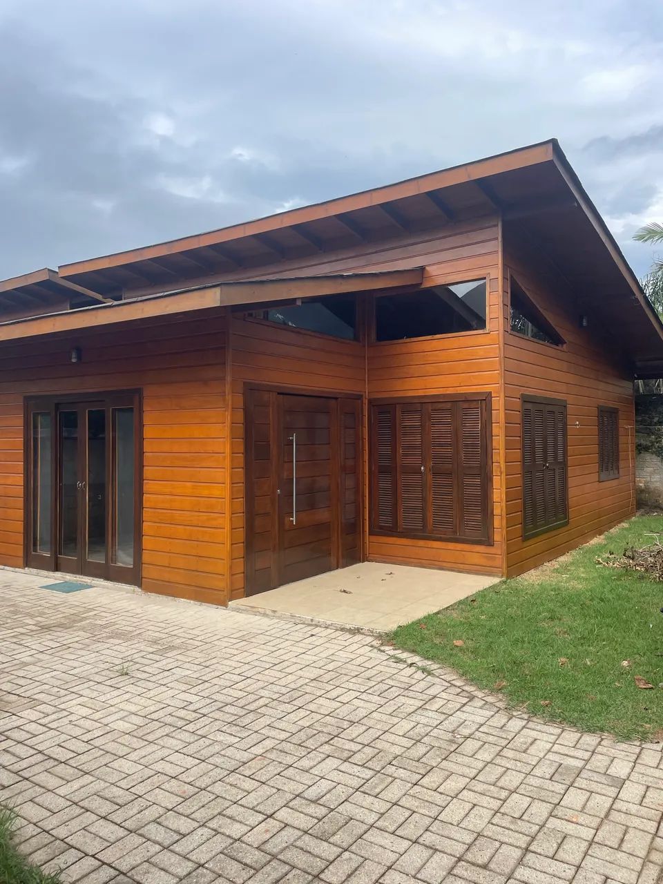 Alugo 2 dormitórios próximo ao Novo Campeche 
