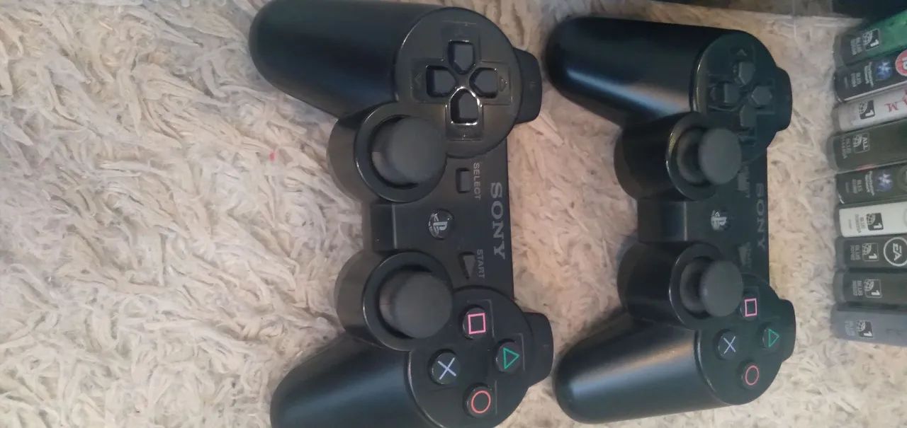 Ps3 com controles e jogos - Foto 4