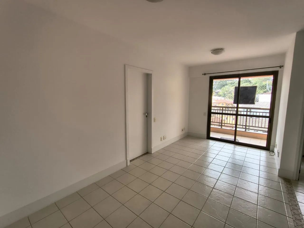 Apartamento de 2 quartos semi mobiliado - Pantanal - Foto 3